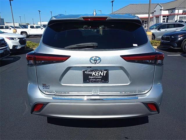 used 2021 Toyota Highlander car, priced at $32,985