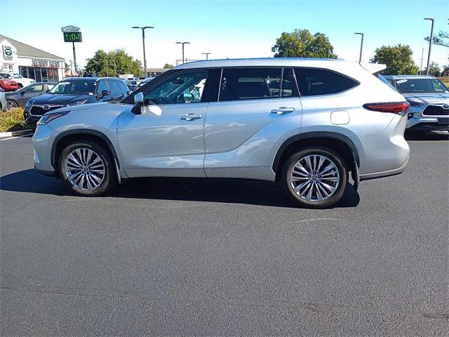 used 2021 Toyota Highlander car, priced at $32,985