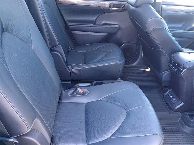 used 2021 Toyota Highlander car, priced at $32,985