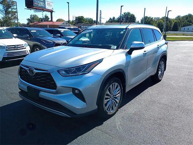 used 2021 Toyota Highlander car, priced at $32,985