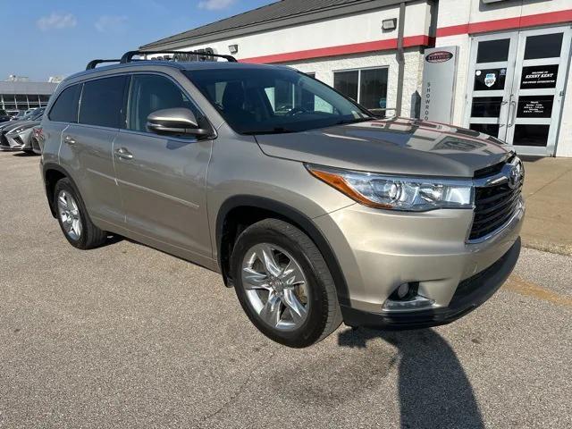 used 2015 Toyota Highlander car, priced at $22,995