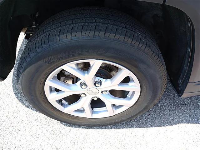 used 2022 Jeep Grand Cherokee car, priced at $30,554