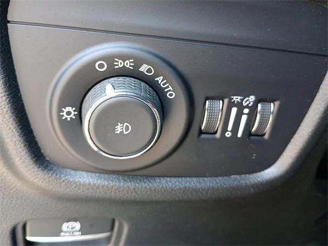 used 2022 Jeep Grand Cherokee car, priced at $30,554