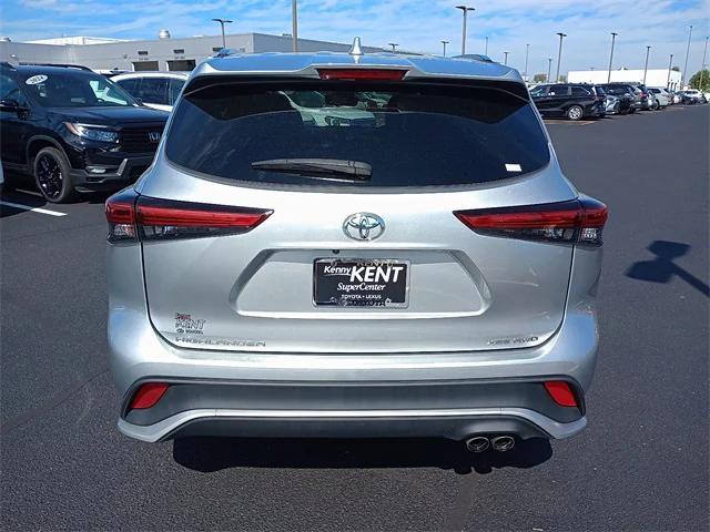 used 2022 Toyota Highlander car, priced at $36,493