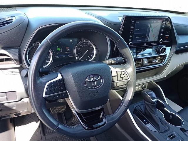 used 2022 Toyota Highlander car, priced at $36,493