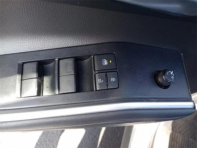 used 2022 Toyota Highlander car, priced at $36,493
