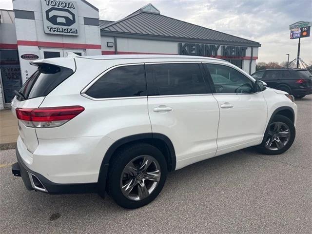 used 2019 Toyota Highlander car, priced at $29,995