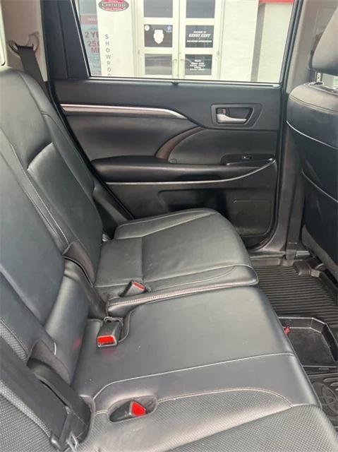 used 2019 Toyota Highlander car, priced at $29,995