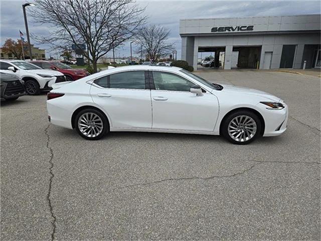 used 2023 Lexus ES 300h car, priced at $45,950