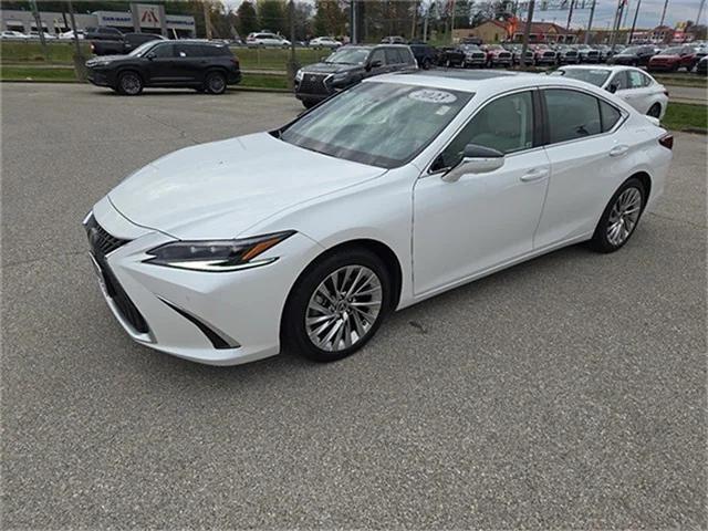 used 2023 Lexus ES 300h car, priced at $45,950