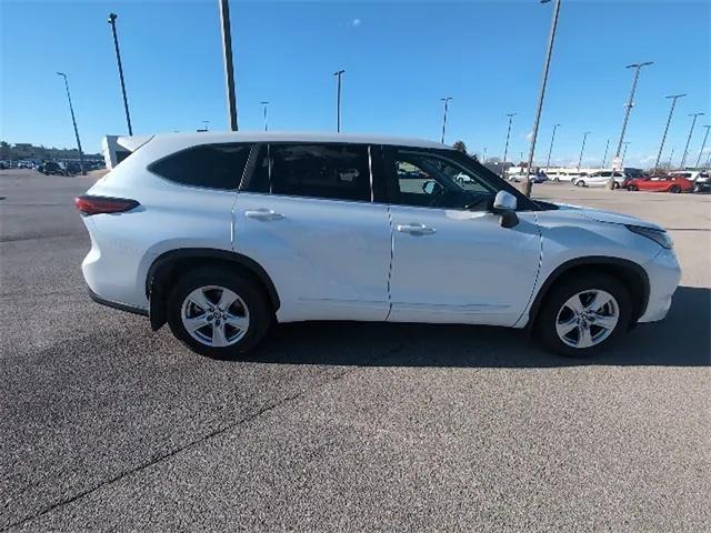 used 2023 Toyota Highlander car, priced at $30,995