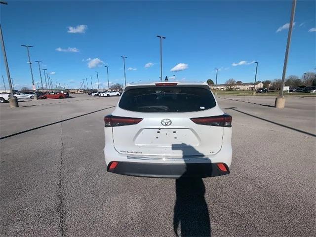 used 2023 Toyota Highlander car, priced at $30,995