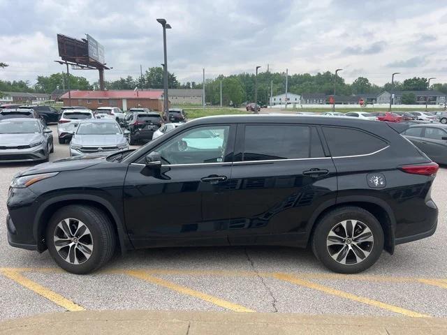 used 2022 Toyota Highlander car, priced at $39,592