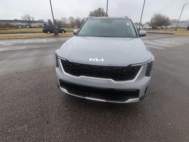 used 2025 Kia Sorento car, priced at $30,291