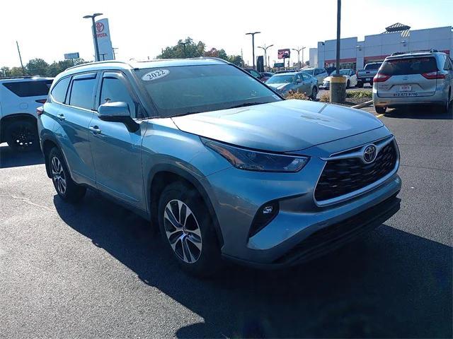 used 2022 Toyota Highlander car, priced at $29,993