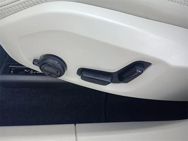 used 2022 Volvo XC60 car, priced at $32,994
