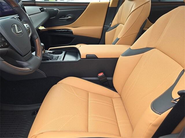 new 2025 Lexus ES 350 car, priced at $53,767
