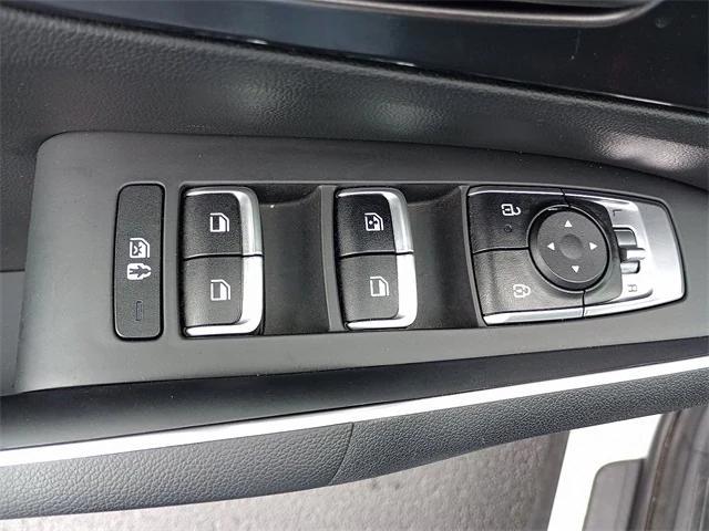 used 2024 Kia Sorento car, priced at $27,296