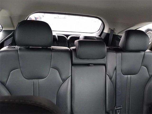 used 2024 Kia Sorento car, priced at $27,296