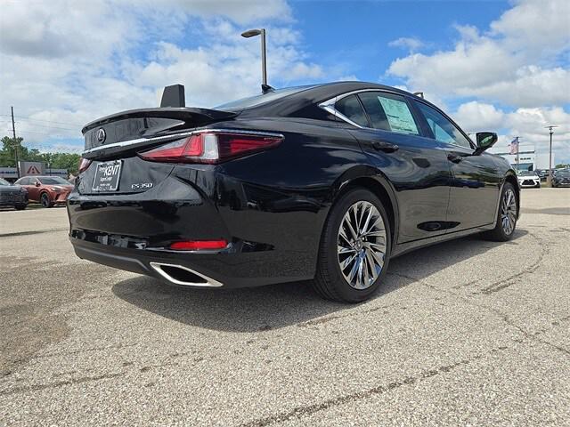 new 2025 Lexus ES 350 car, priced at $51,219