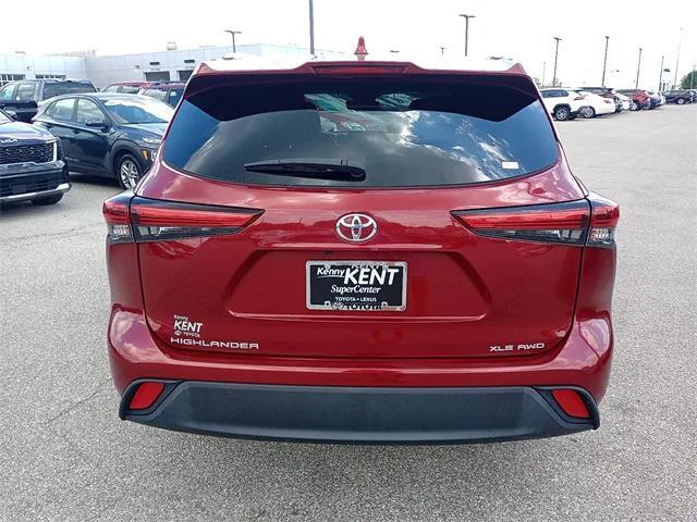 used 2022 Toyota Highlander car, priced at $37,392