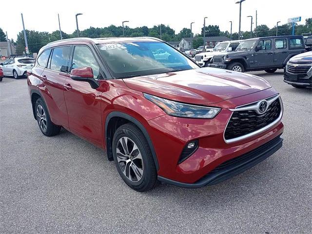 used 2022 Toyota Highlander car, priced at $37,392
