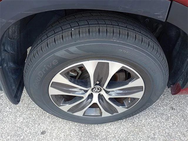 used 2022 Toyota Highlander car, priced at $37,392