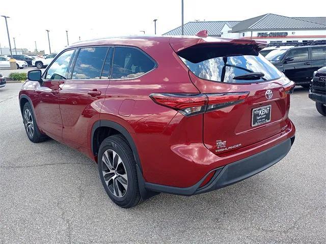 used 2022 Toyota Highlander car, priced at $37,392