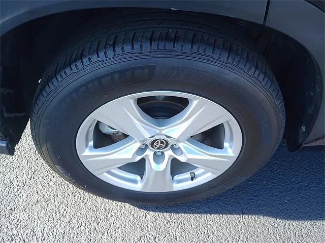 used 2025 Toyota Highlander car, priced at $35,985