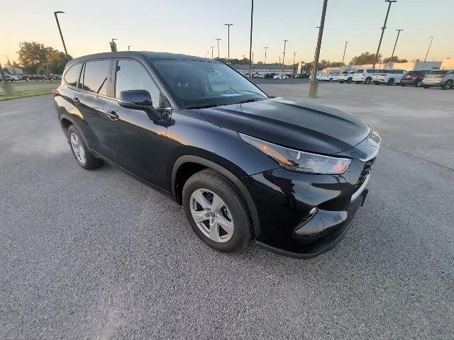 used 2025 Toyota Highlander car, priced at $37,491