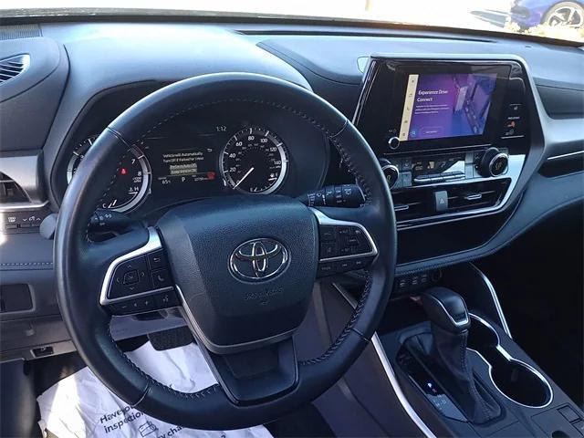 used 2025 Toyota Highlander car, priced at $35,985