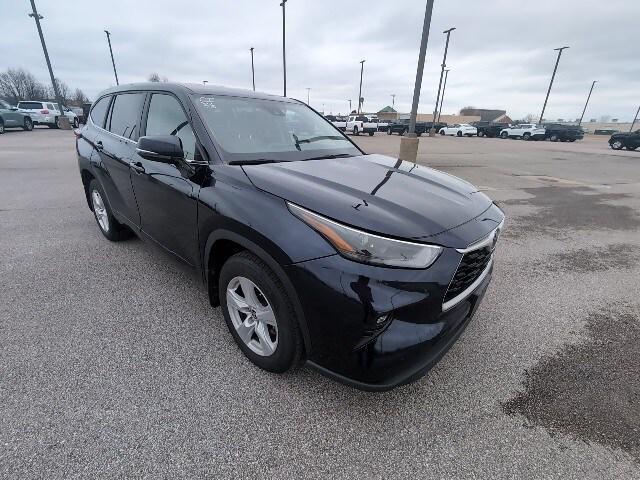 used 2023 Toyota Highlander car, priced at $29,995