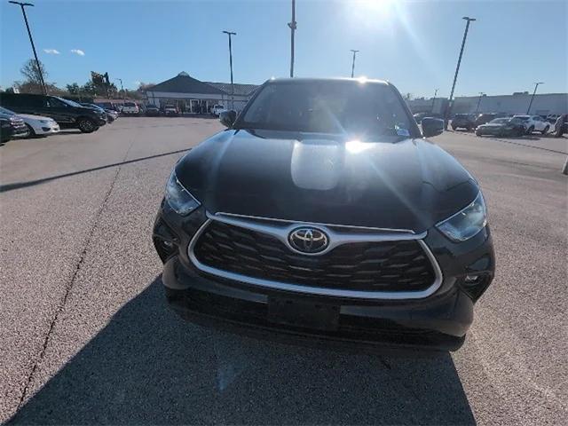 used 2023 Toyota Highlander car, priced at $35,450