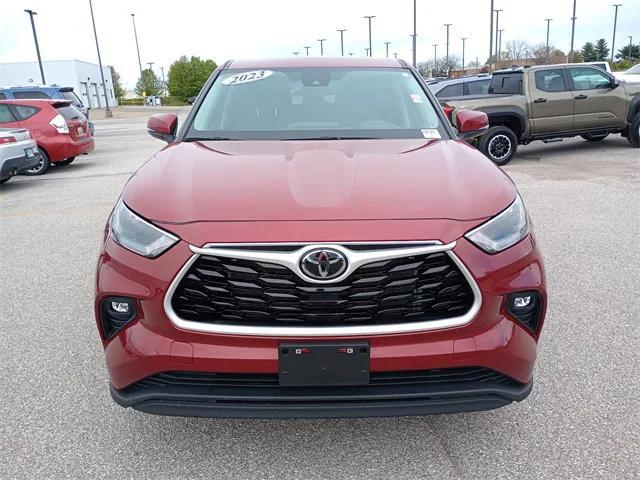 used 2023 Toyota Highlander car, priced at $33,993