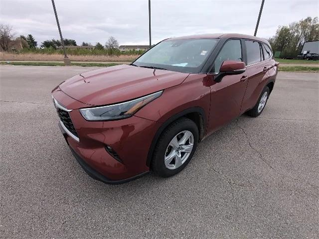 used 2023 Toyota Highlander car, priced at $34,551