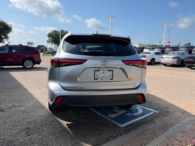 used 2021 Toyota Highlander car