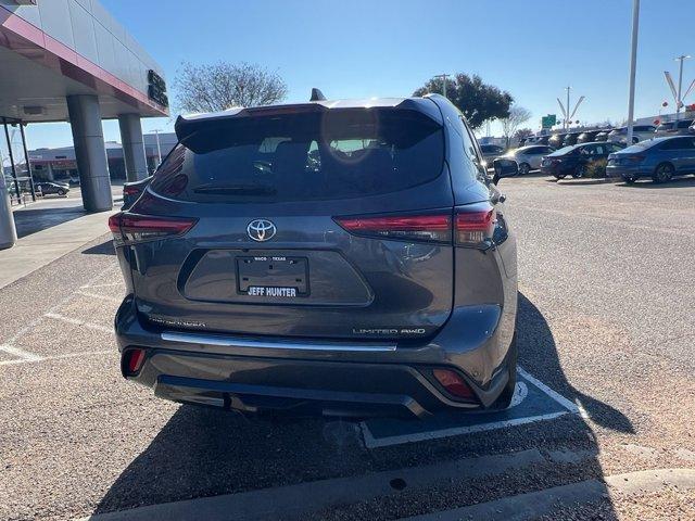 used 2022 Toyota Highlander car, priced at $41,995