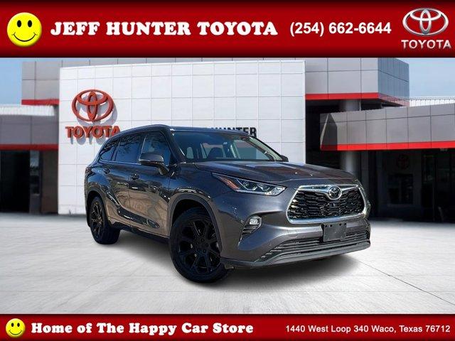 used 2022 Toyota Highlander car, priced at $41,995