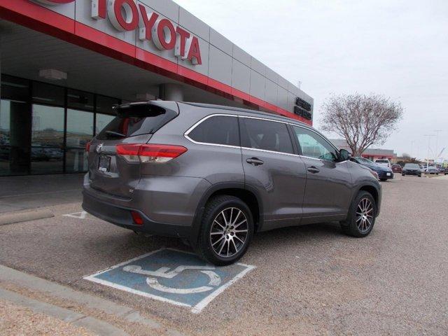 used 2017 Toyota Highlander car, priced at $18,995