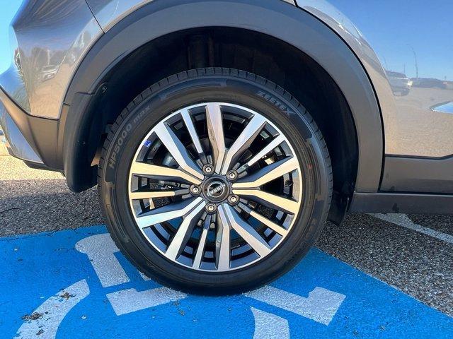 used 2024 Nissan Kicks car