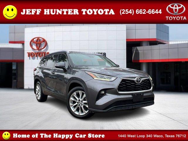 used 2021 Toyota Highlander car, priced at $32,995