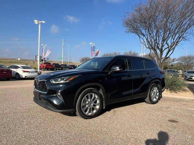 used 2020 Toyota Highlander car, priced at $30,995