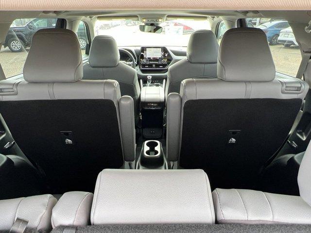 used 2020 Toyota Highlander car, priced at $32,995