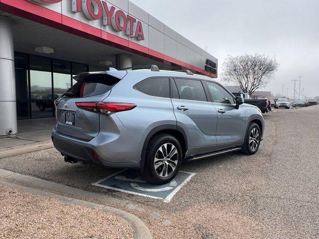 used 2020 Toyota Highlander car, priced at $32,995