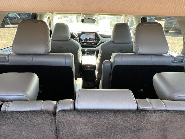 used 2021 Toyota Highlander Hybrid car, priced at $33,295