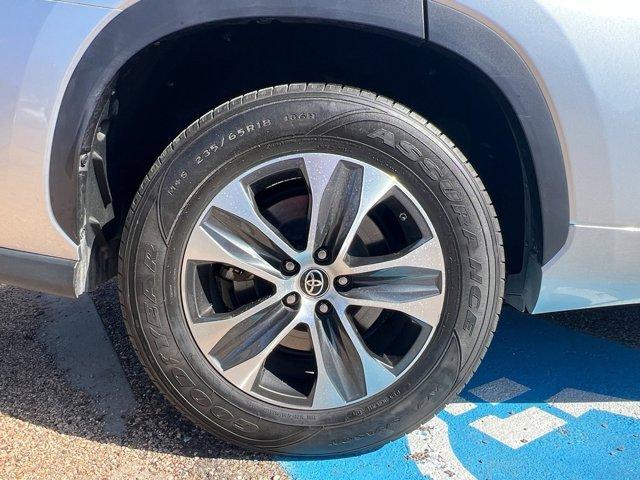 used 2021 Toyota Highlander Hybrid car, priced at $33,295