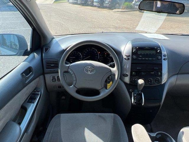 used 2007 Toyota Sienna car, priced at $12,995