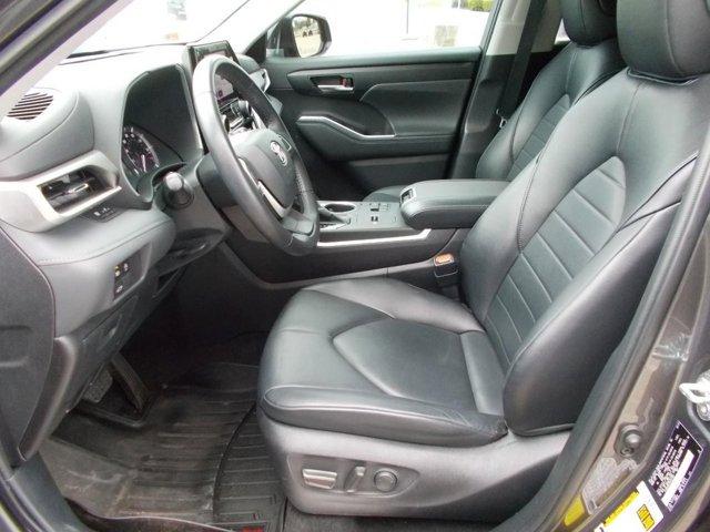 used 2023 Toyota Highlander car, priced at $35,995