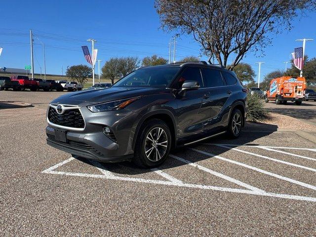 used 2022 Toyota Highlander car