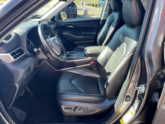 used 2022 Toyota Highlander car